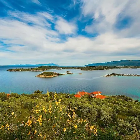 Thalassokipos Aparthotel Vourvourou