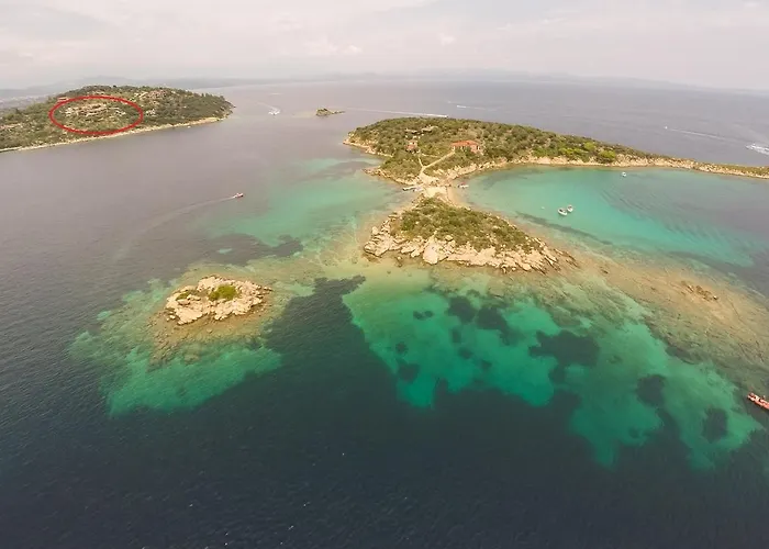 塔拉所奇波公寓 *