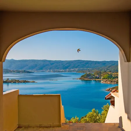 Thalassokipos Vourvourou